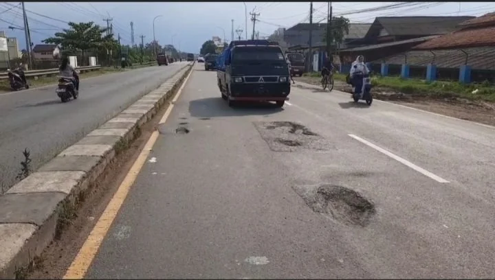 Jalan Nasional di Pantura Rusak, Dedi Mulyadi Minta Maaf
