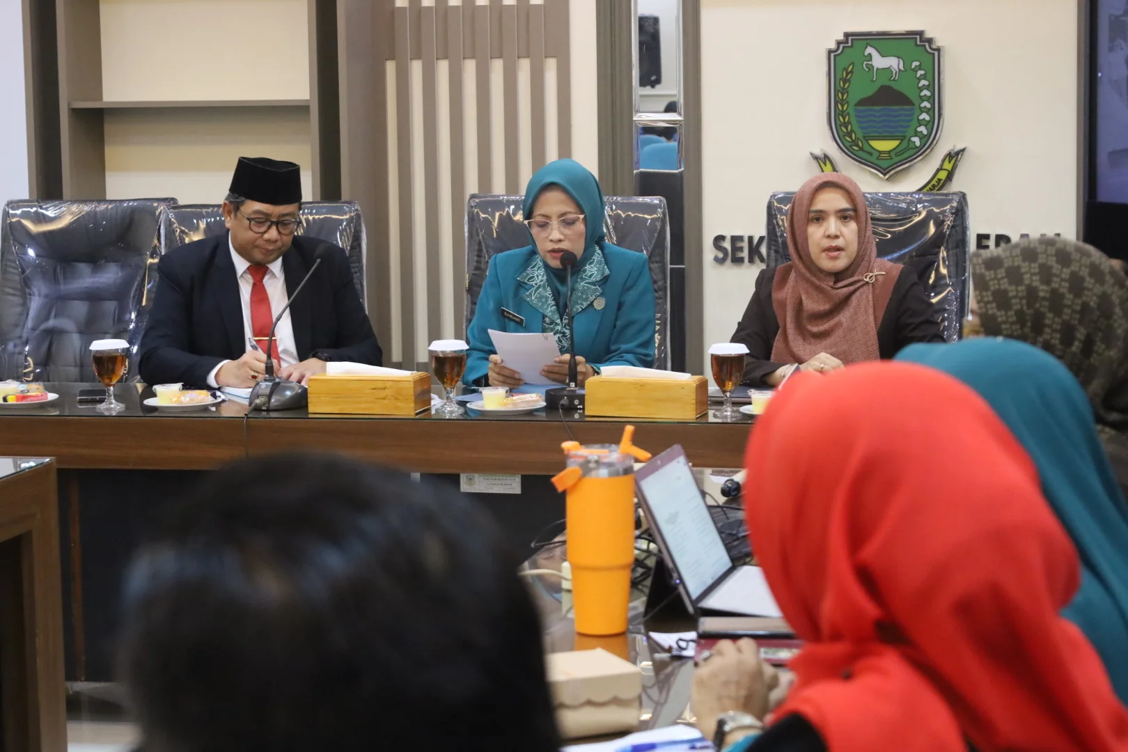 Ketua FKKS Hj. Ela Helayati, S.Sos., dihadiri Pj. Sekda Kuningan yang diwakili Kadinkes dr. Edi Martono. MARS.Ist