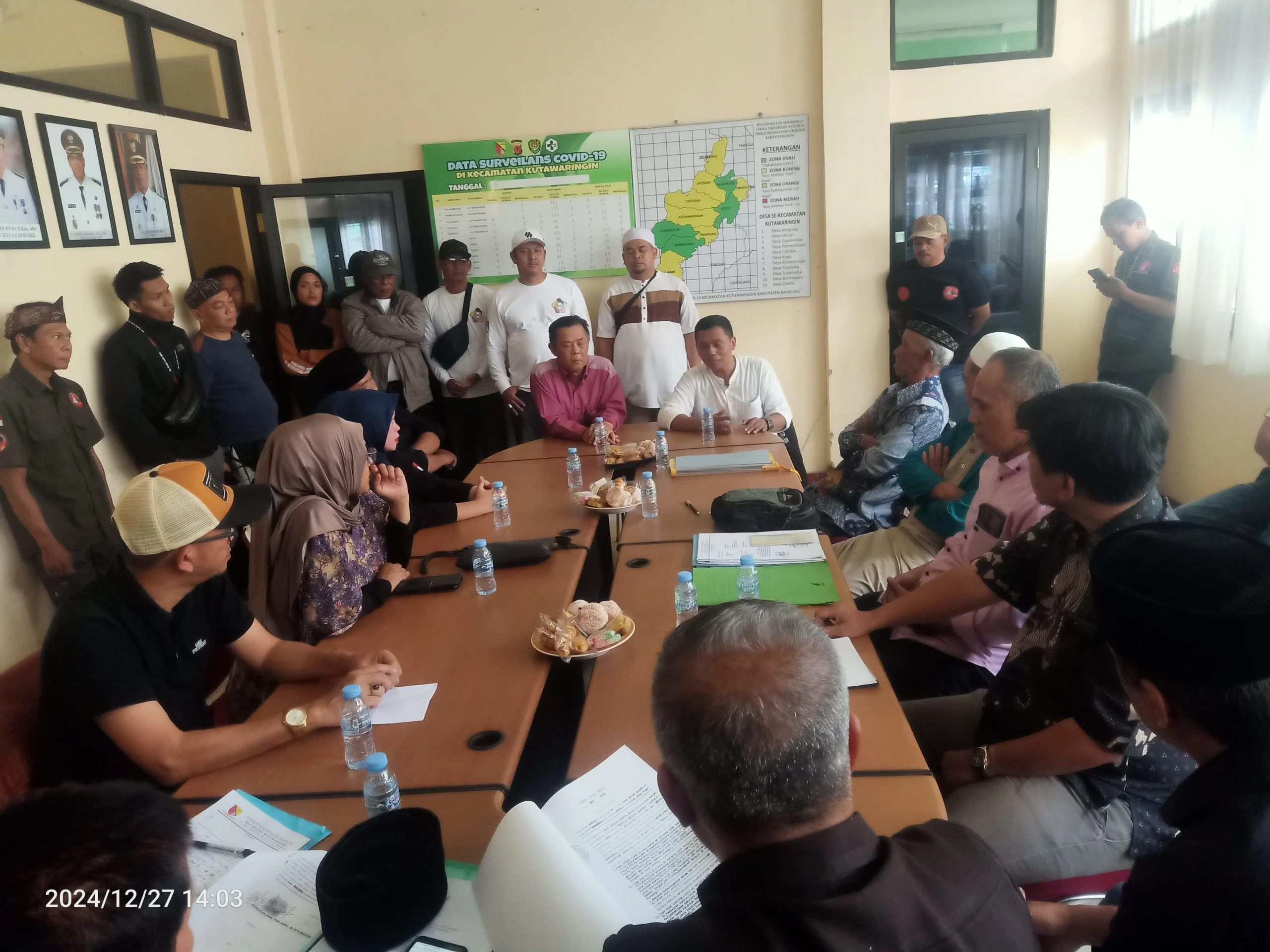 Pedagang Pasar Patrol mengadukan nasib mereka ke pemerintah setempat. (dok KS)