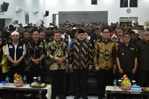 Bupati Sumedang Dony Ahmad Munir menghadiri pembukaan Kongres XI Angkatan Muda Siliwangi (AMS) di Pendopo Kabupaten Karawang.Dok-Diskominfosanditik Sumedang
