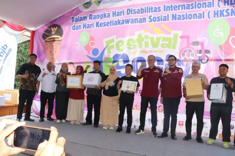 Wali Kota Sukabumi Ayep Zaki saat membuka festival.Ist