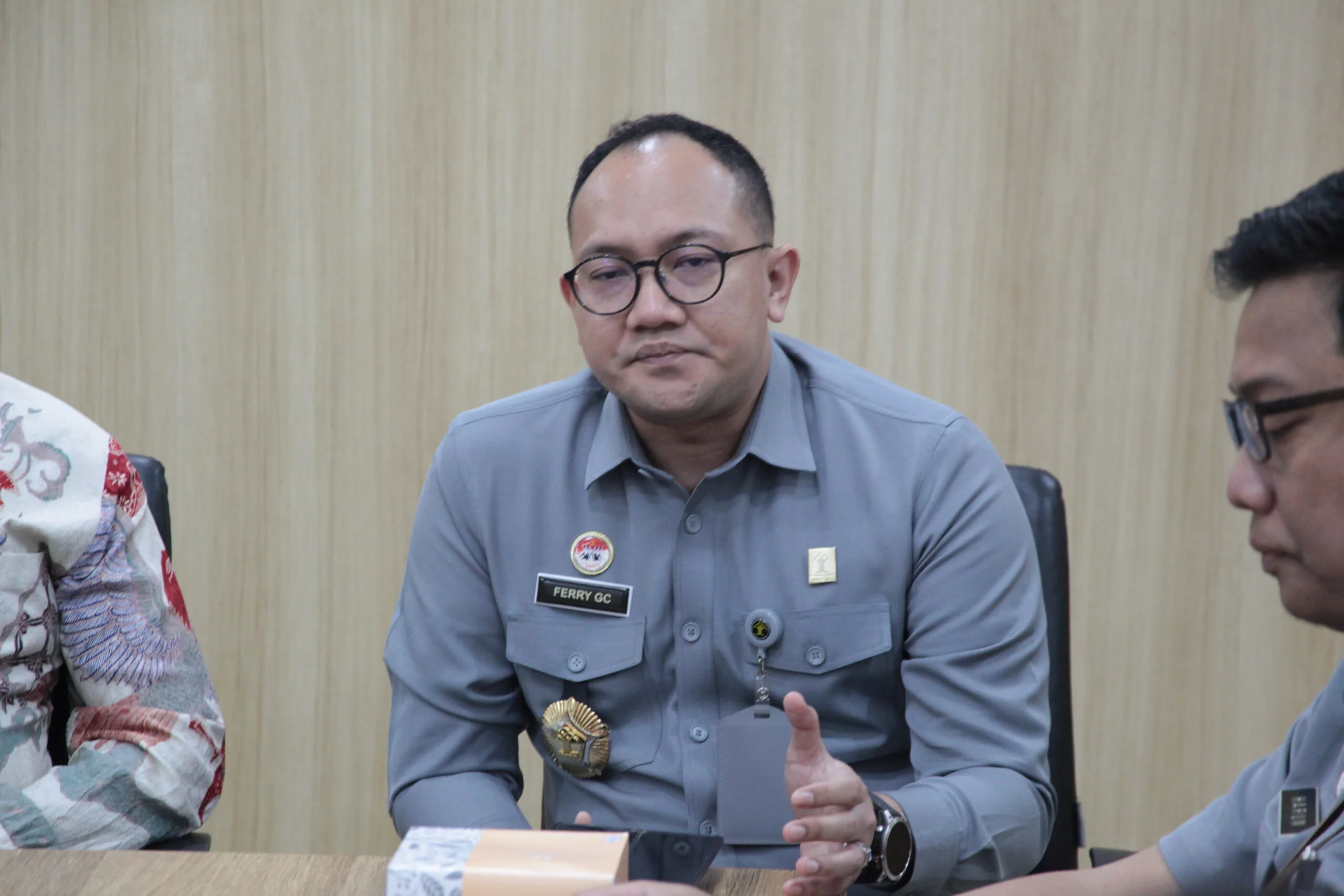 Kepala Kantor Wilayah Kemenkum Jawa Barat, Asep Sutandar yang diwakilkan oleh Kepala Divisi Peraturan Perundang-Undangan dan Pembinaan Hukum Ferry Gunawan.Dok-Humas Kemenkum Jabar