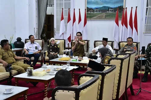 Wabup Fajar Didampingi Sekda Tuti: Ini Langkah Kendalikan Inflasi Jelang Iduladha 1447 H. Dok- Diskominfosanditik Sumedang