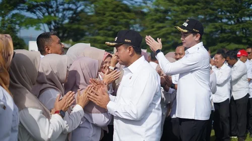Apel diikuti seluruh ASN dari berbagai SKPD. dipimpin langsung oleh Bupati Sumedang Dony Ahmad Munir didampingi Wakil Bupati M. Fajar Aldila.Dok-Diskominfosanditik Sumedang