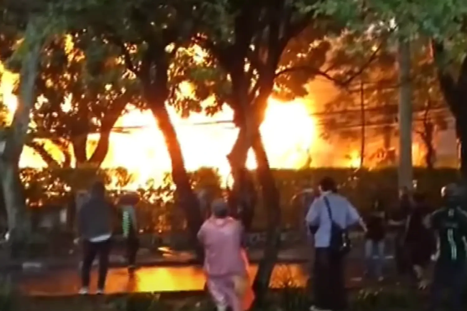 Kericuhan aksi demo di sejumlah lokasi di Kota Bandung