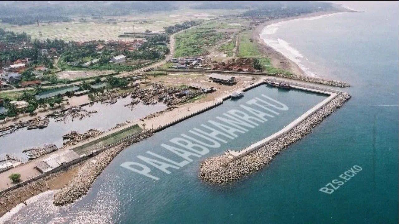 Palabuhanratu sejak dulu sudah dikenal sebagai salah satu tempat wisata di Sukabumi.