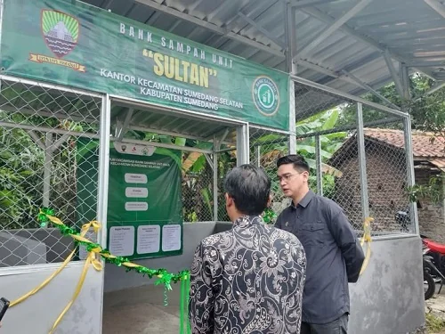 Wakil Bupati Sumedang M Fajar Aldila saat meresmikan Bank Sampah Sultan di Kecamatan Sumedang Selatan,Dok-Diskomimfosanditik