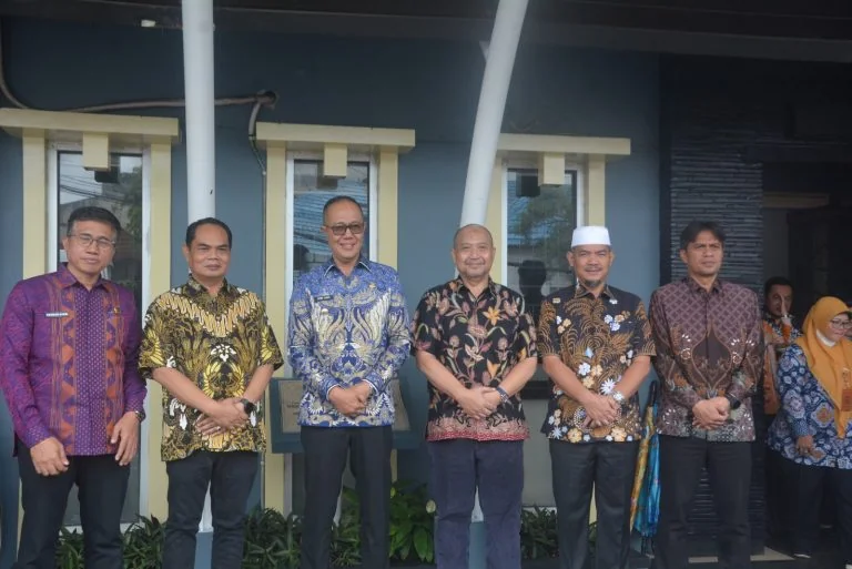 Wali Kota Sukabumi Ayep Zaki meresmikan lokasi baru Kantor Pertanahan ATR/BPN Kota Sukabumi yang berlokasi di Jalan Suryakencana nomor 9.Dok-Diskominfo Kota Sukabumi