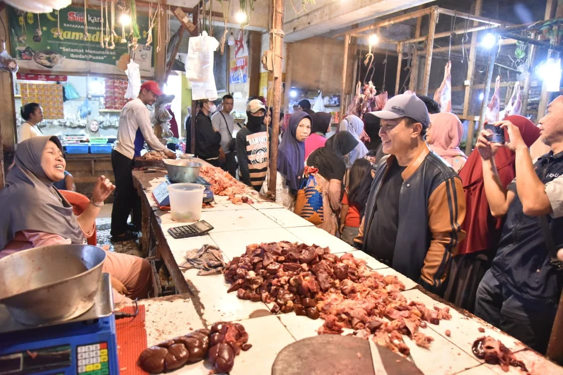 Bupati Kuningan Dr. H..Dian Rachmat Yanuar, M.Si mengatakan, kegiatan ini merupakan bagian dari upaya memastikan kesiapan menyeluruh, khususnya terkait kelancaran arus mudik dan kondisi harga bahan pokok di masyarakat.Dok-T/IKP/Diskominfo/Prokompim