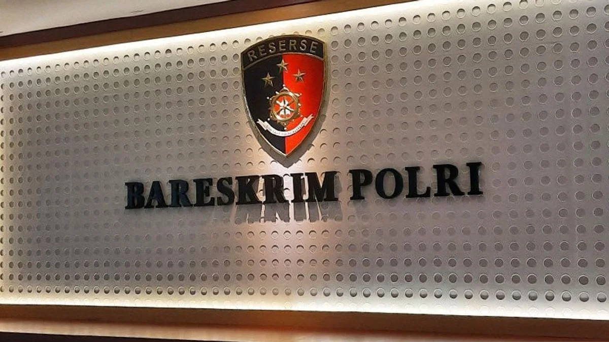 Bareskrim Polri Gerebek Gudang Impor Pakaian Bekas di Padalarang KBB