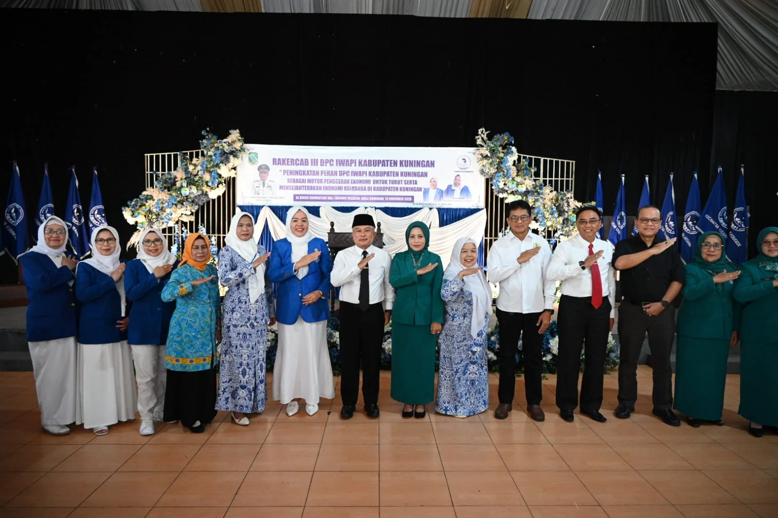 Bupati Kuningan, Dr. H. Dian Rachmat Yanuar, M.Si., menghadiri Rapat Kerja Cabang (Rakercab) III Ikatan Wanita Pengusaha Indonesia.Ist