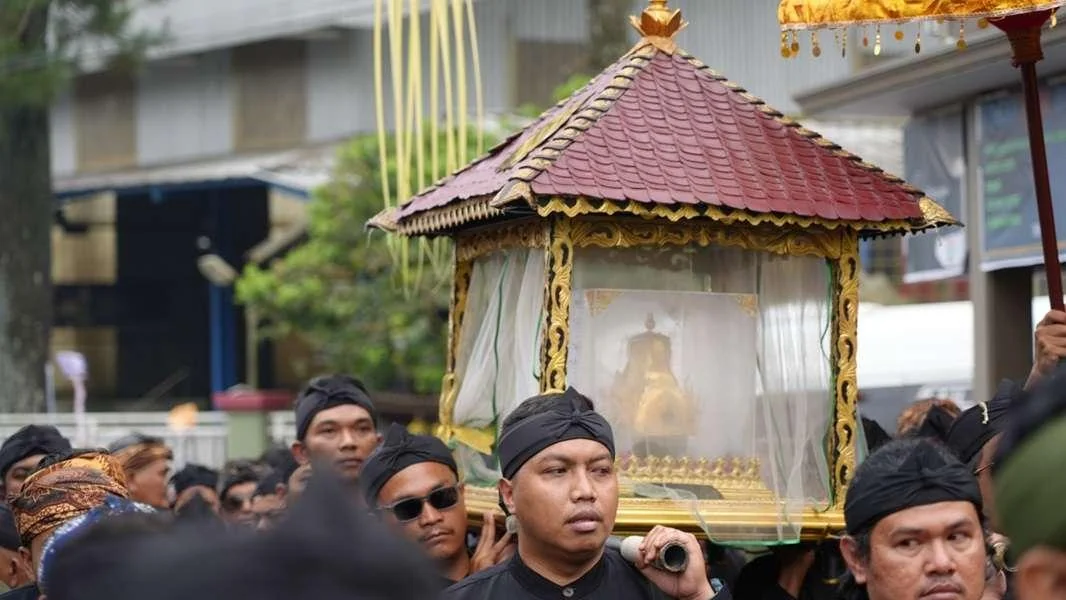 Leuwih ti Saukur Barang, Makuta Binokasih Warisan Karajaan Sunda Nyepeng Harti Anu Luhur