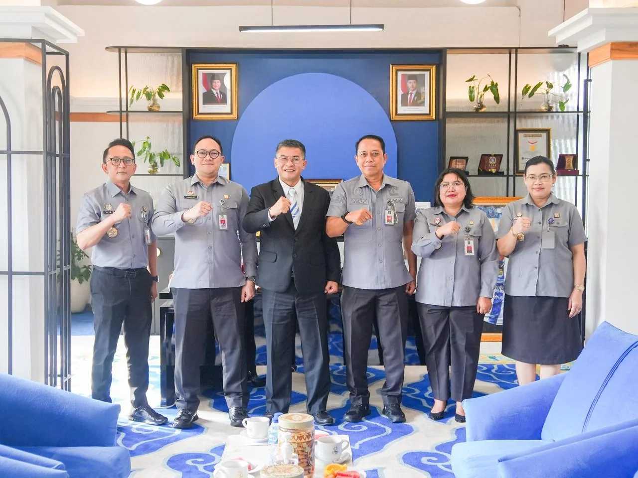 Kepala Kantor Wilayah Kemenkum Jawa Barat, Asep Sutandar, melakukan audiensi strategis bersama Wakil Gubernur Jawa Barat, Erwan Setiawan, di Gedung Sate untuk membahas persiapan kegiatan berskala nasional bertajuk Campus Calls Out – Pod Show What's Up Kem