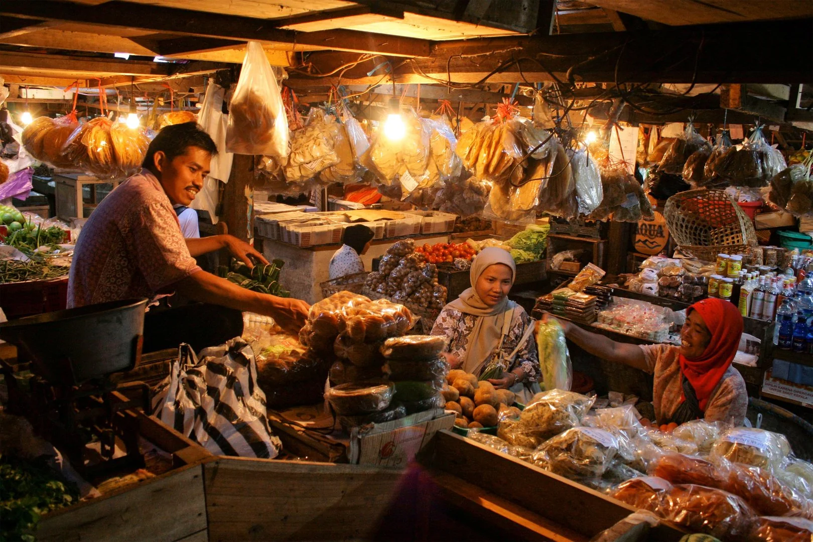Tekan Angka Kemiskinan, Dedi Mulyadi Minta Kelas Menengah Atas Belanja di Pedagang Kecil