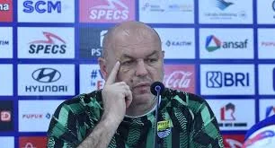 Bojan Hodak Beberkan Kondisi Pemain Persib Jelang Lawan Lion City Sailors