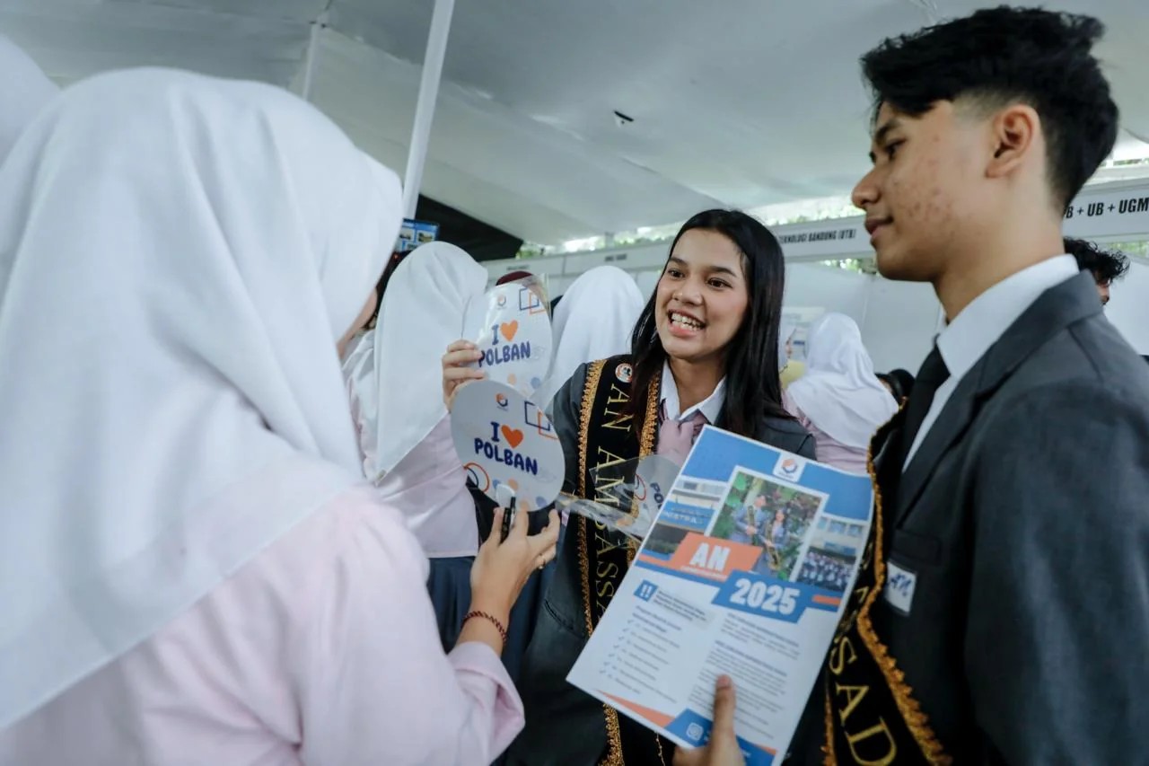 SMAN 20 Bandung menggelar Edu Expo 2025 "Candrakara", Kamis (9/1/2025).