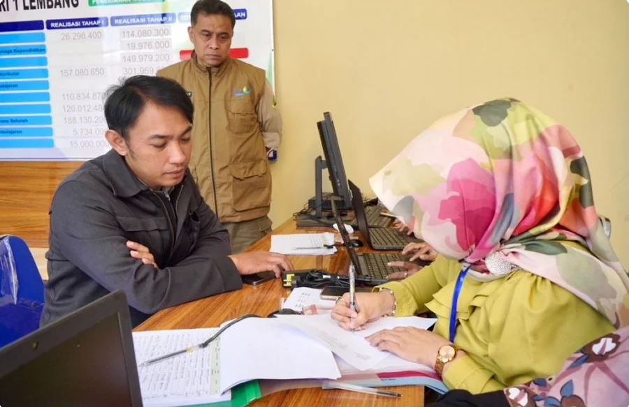 Animo Masyarakat Tinggi di Hari Pertama Pendaftaran SPMB Tahap 1