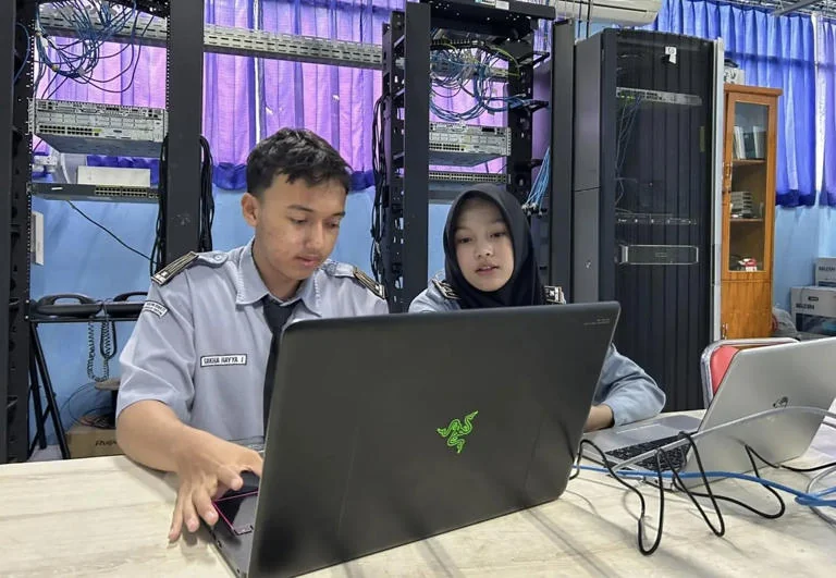 Dua siswa SMK di Depok temukan celah keamanan sistem NASA, meraih pengakuan internasional. (Ft JPNN.com)