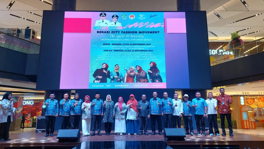 Plh. Wali Kota Bekasi, Dr. Harris Bobihoe turut hadir sebagai Penasihat DWP Kota Bekasi.Ist