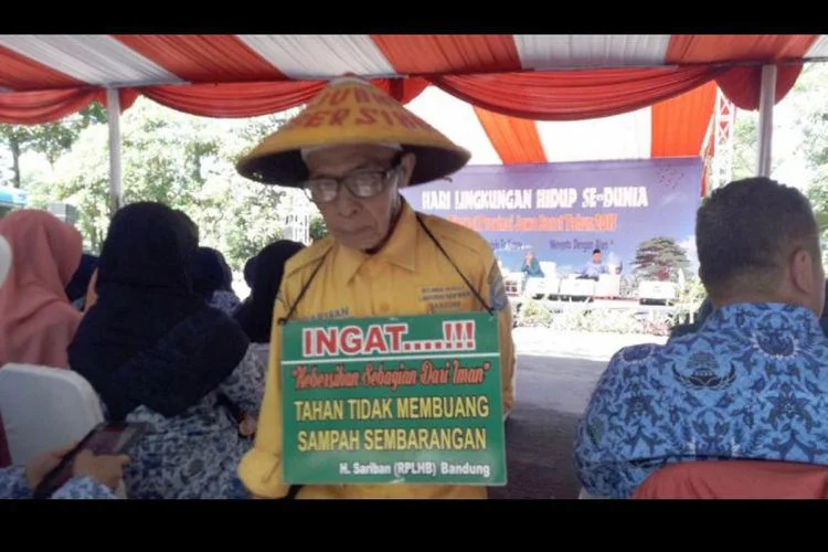 Sariban, pejuang kebersihan Kota Bandung semasa hidupnya.