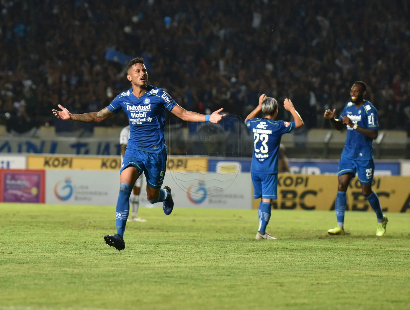 Super League: Kalahkan Persija 1-0, Persib Bandung Juara Paruh Musim