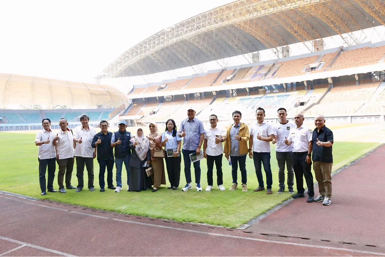 Komisi V DPRD Jawa Barat meninjau langsung kesiapan Stadion Wibawa Mukti, Kabupaten Bekasi, sebagai salah satu veneu penyelenggaraan Pekan Olahraga Provinsi (Porprov) XV Jawa Barat Tahun 2026.Dok-Humas DPRD Jabar