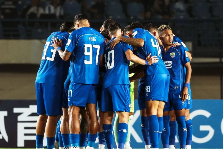 Persib butuh kemenangan untuk memperbaiki posisinya di klasemen.