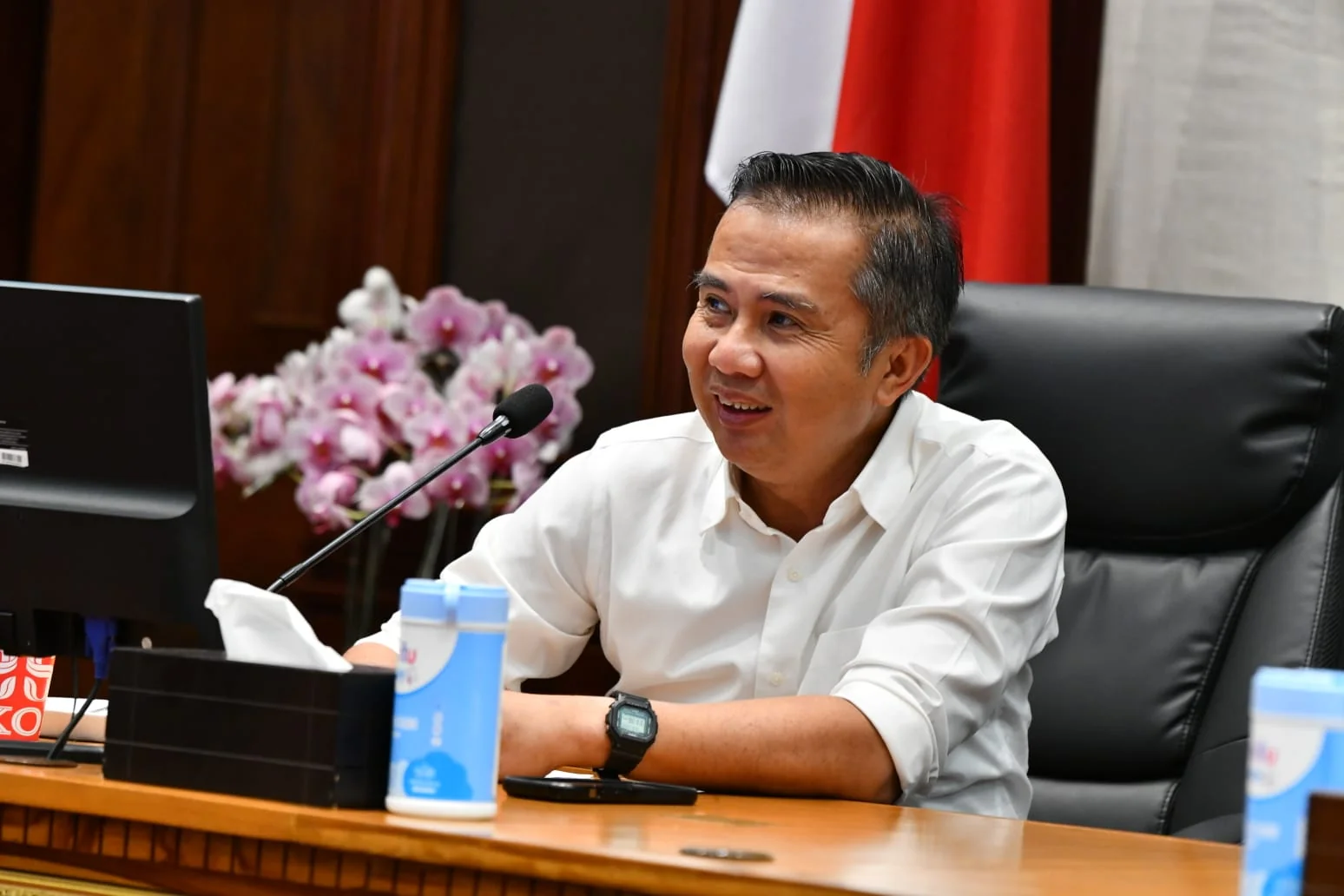 enjabat Gubernur Jawa Barat Bey Machmudin memastikan akan memulai vaksinasi hewan ternak.