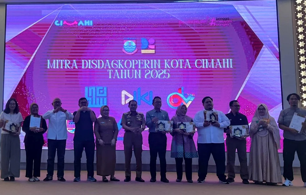 Kepala Bidang Pelayanan Kekayaan Intelektual, Ery Kurniawan, bersama jajaran, bertempat di Convention Hall Gedung Cimahi Techno Park. Kehadiran Kemenkum Jabar merupakan tindak lanjut dari arahan Kakanwil Kemenkum Jabar, Asep Sutandar dan Kadivyankum, Hema