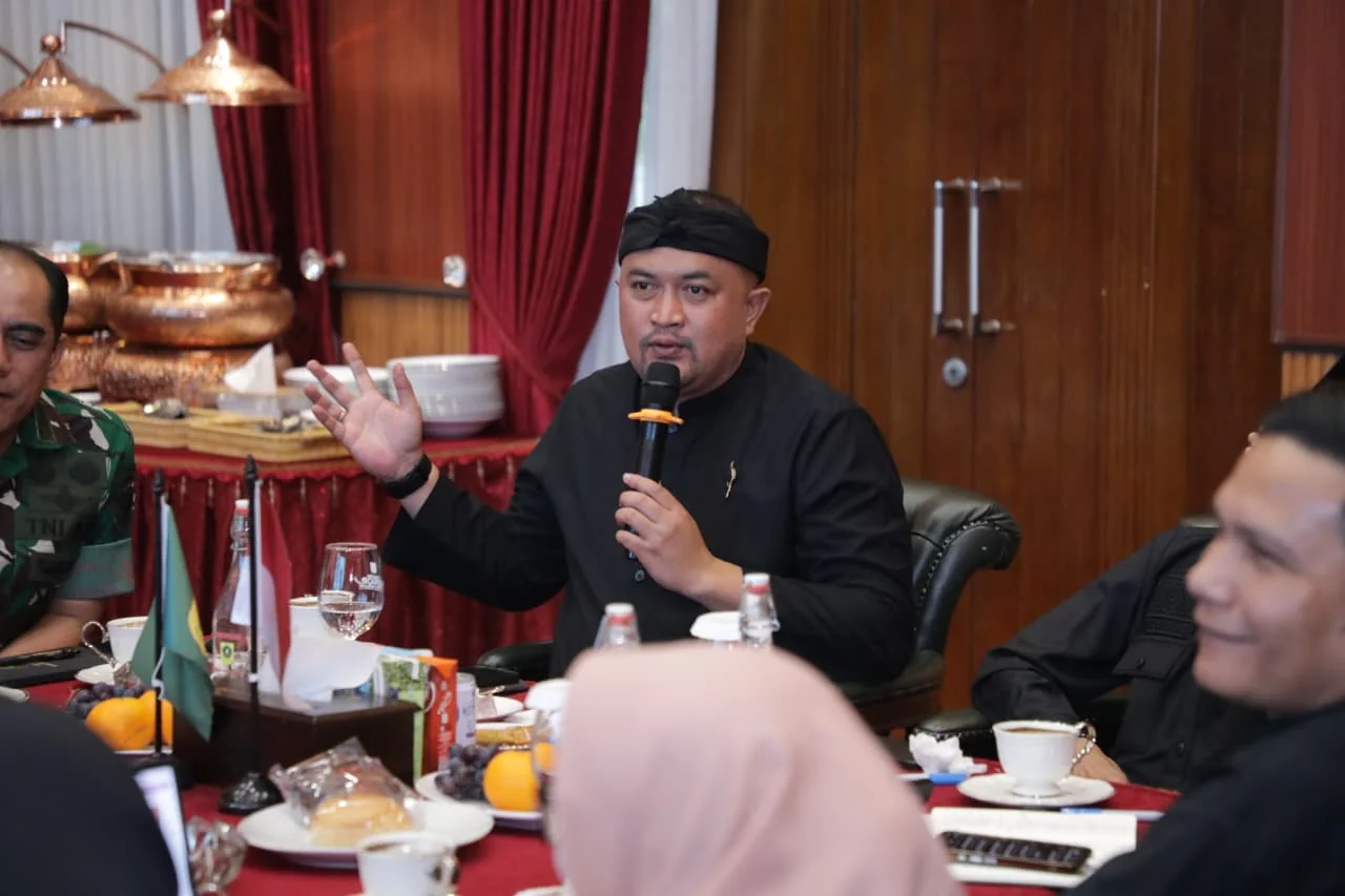 Bupati Bogor Rudi Susmanto menegaskan komitmen tanpa kompromi dalam memberantas narkotika dan obat-obatan terlarang dengan menggandeng BNN Kabupaten Bogor serta Forkopimda.Dok-Diskominfo Kab Bogor