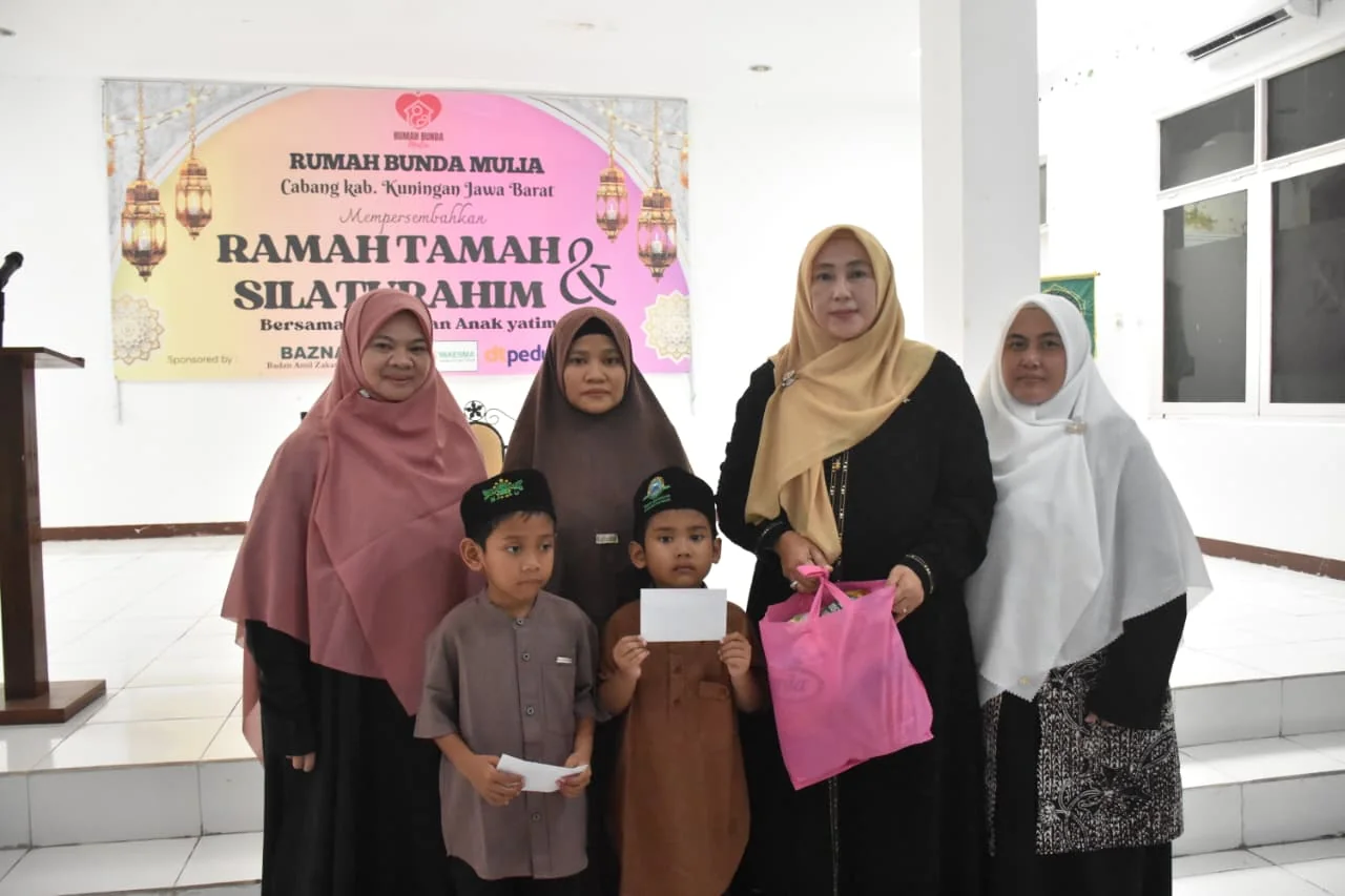 Wakil Bupati Kuningan Tuti Andriani, S.H., M.Kn. menghadiri kegiatan silaturahmi anggota binaan Rumah Bunda Mulia (RBM) Cabang Kabupaten Kuningan yang dirangkaikan dengan pemberian bingkisan dan santunan bagi anak-anak yatim di Gedung Organisasi Wanita (G