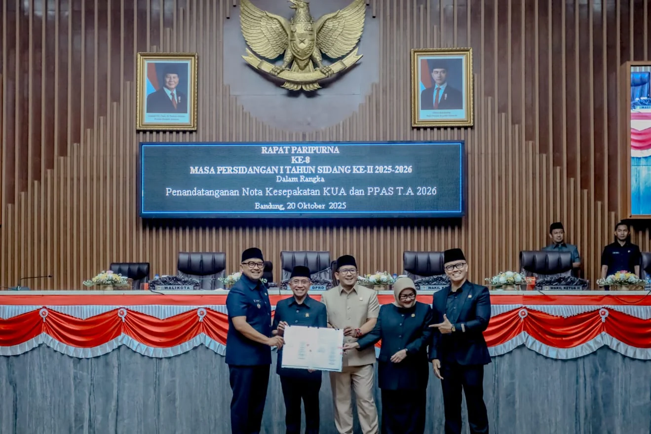 Wali Kota Bandung, Muhammad Farhan, bersama pimpinan DPRD.Ist