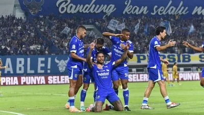 Hasil Super League: Hajar Bhayangkara FC 2-0, Persib Geser Persija