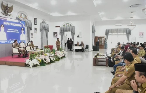 Bupati Sumedang Dony Ahmad Munir menyampaikan kemiskinan tidak bisa dilakukan secara parsial.Dok-Diskomimfosanditik.