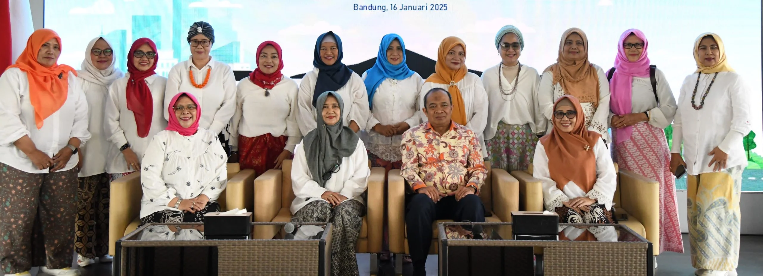 Wakil Ketua DPRD Provinsi Jawa Barat Iwan Suryawan menerima audiensi dari Komunitas Perempuan Wanoja Binangkit Bogor (WB2).