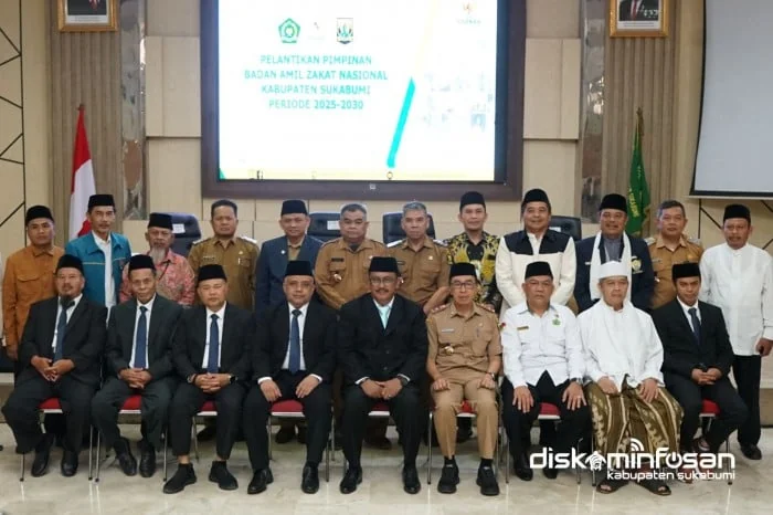 Bupati Sukabumi Asep Japar melantik pimpinan Badan Amil Zakat Nasional (Baznas) Kabupaten Sukabumi periode 2025–2030.Ist