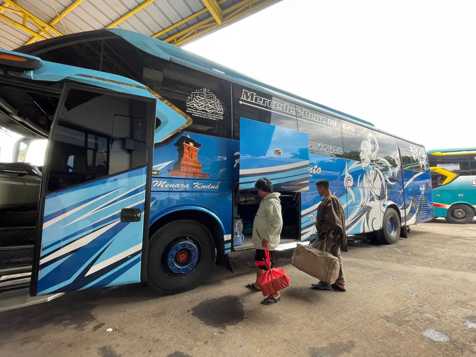 Pemudik di Terminal Jatijajar. (Foto: Diskominfo Depok).