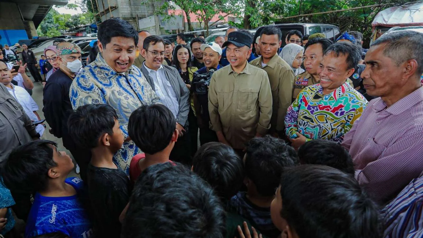 Menteri Perumahan dan Kawasan Permukiman (PKP) Maruarar Sirait saat berkunjung ke kolong Jembatan Pasopati, beberapa waktu lalu.