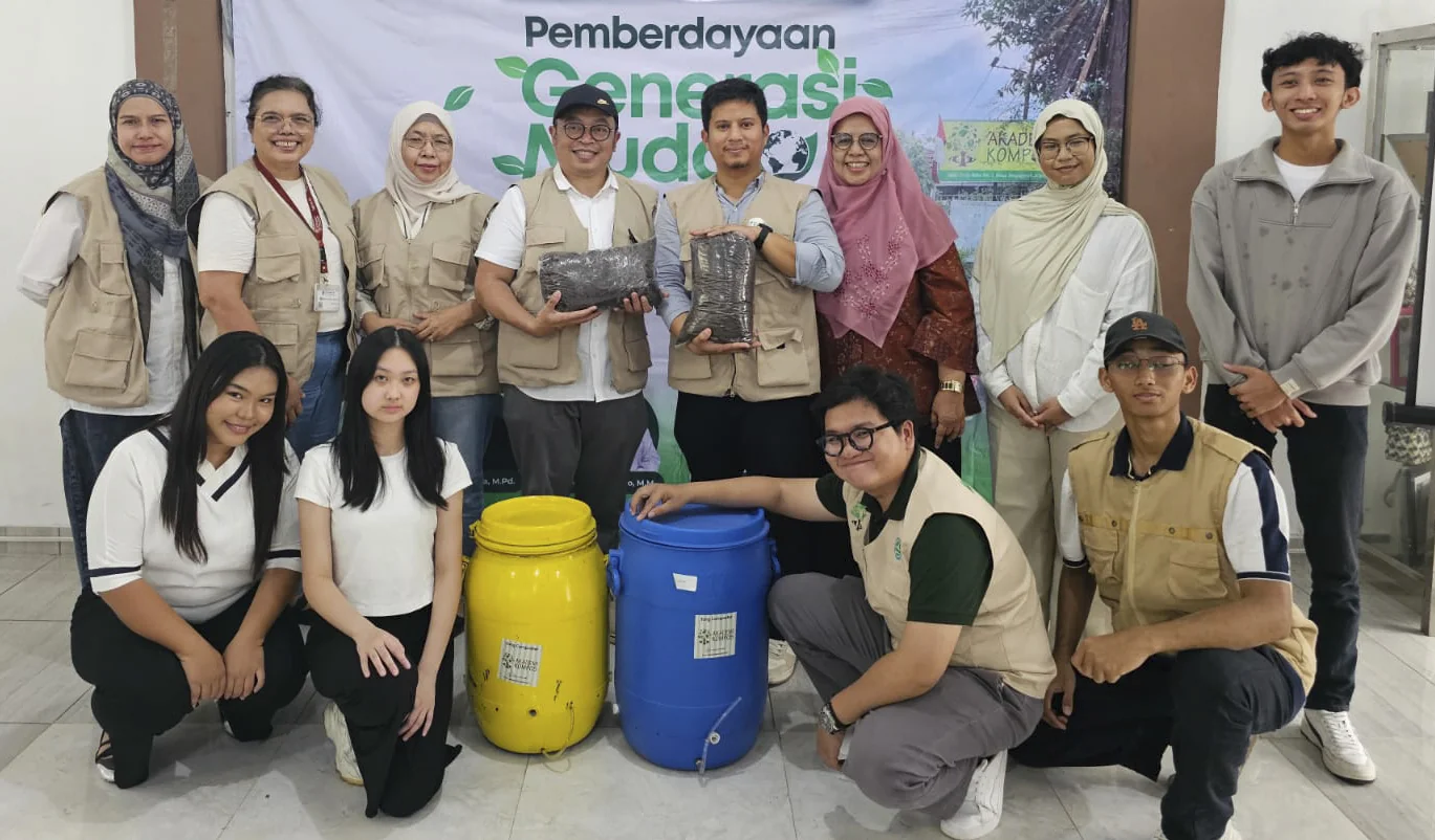 LSPR Institute of Communication &amp; Business bersama Bank Sampah AKKOM memperkuat kolaborasi dalam membangun kapasitas generasi muda melalui edukasi Green Economy, Green Jobs, dan Ekonomi Sirkular.