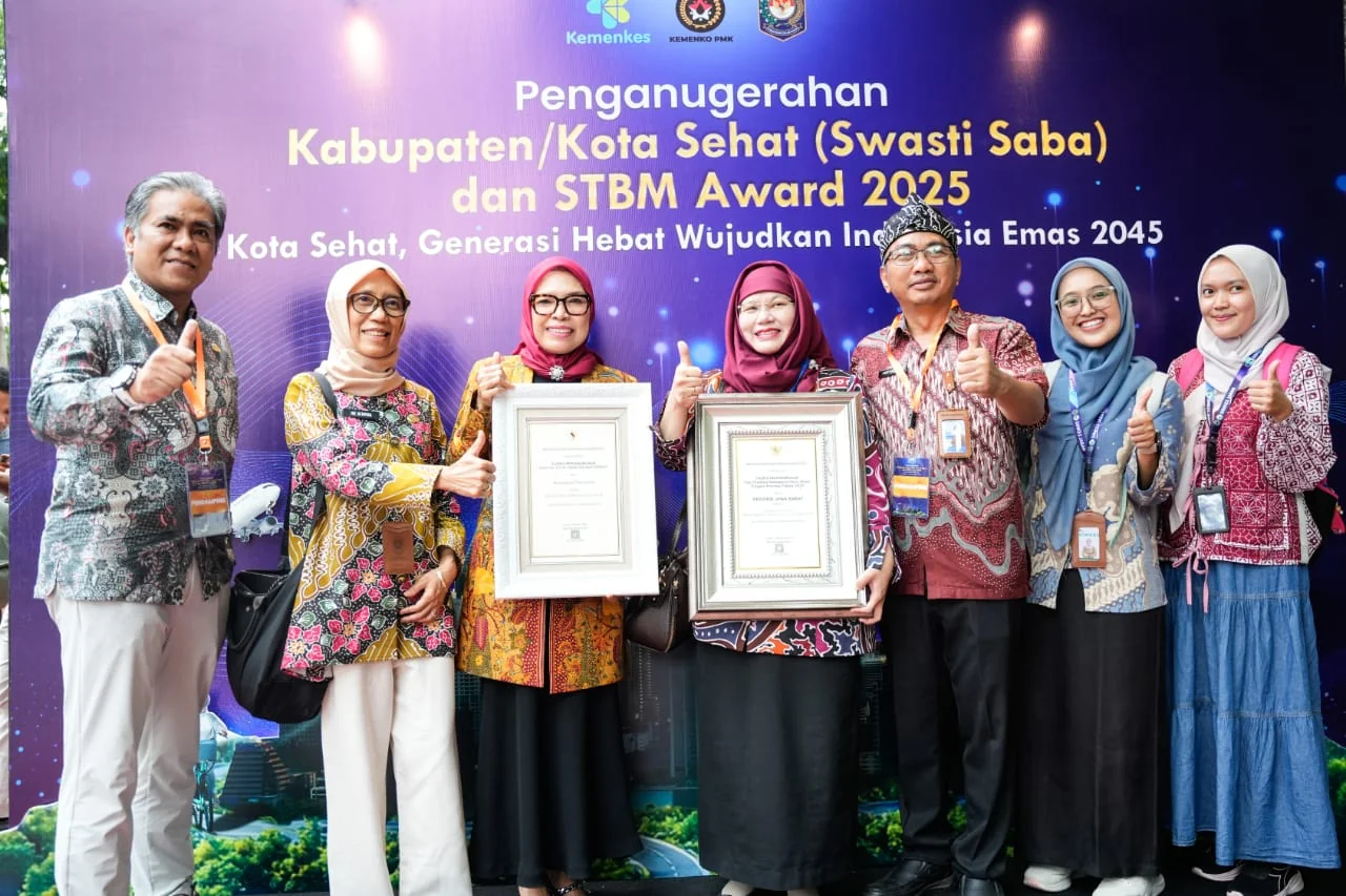 Purwakarta kembali menorehkan prestasi membanggakan di kancah nasional dengan meraih dua penghargaan bergengsi sekaligus di bidang kesehatan.Ist