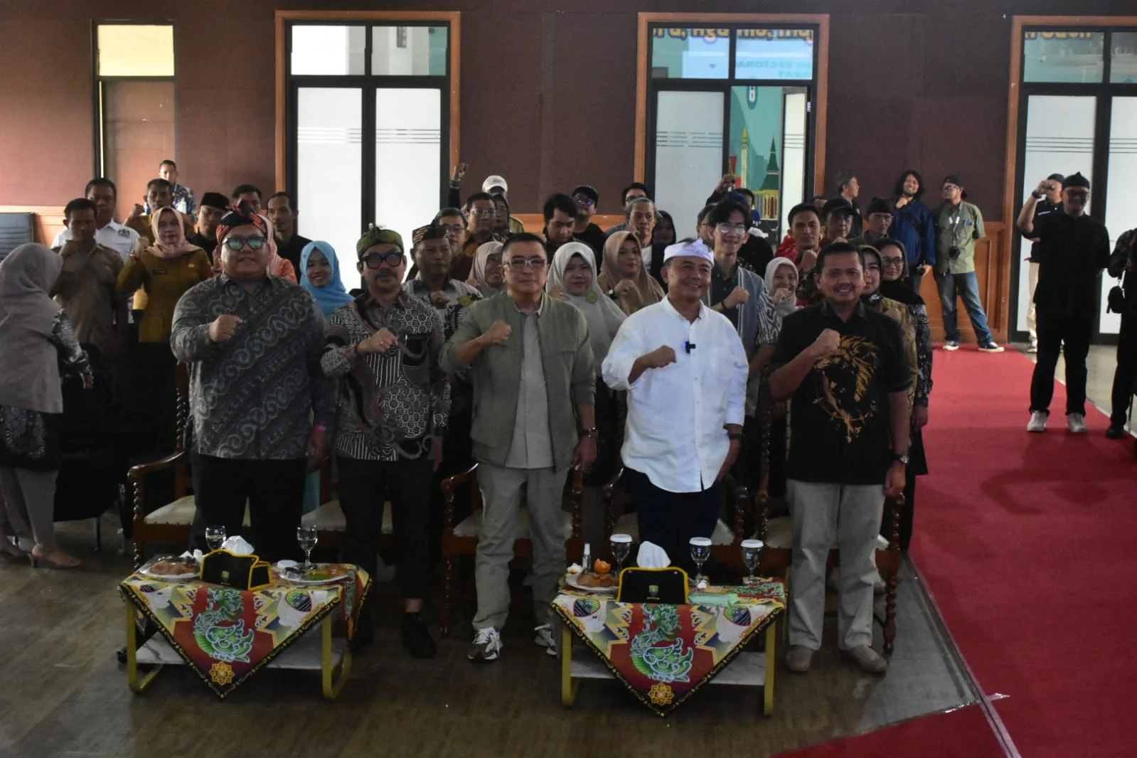 Bupati Sumedang Dony saat menjadi pembicara dalam Forum Diskusi Ekonomi Regional Jawa Barat bertema Membangun Ekonomi Digital Berbasis Budaya dan Kearifan Lokal di Aula Tampomas, Pusat Pemerintahan Sumedang.Dok-Diskominfosanditik Sumedang