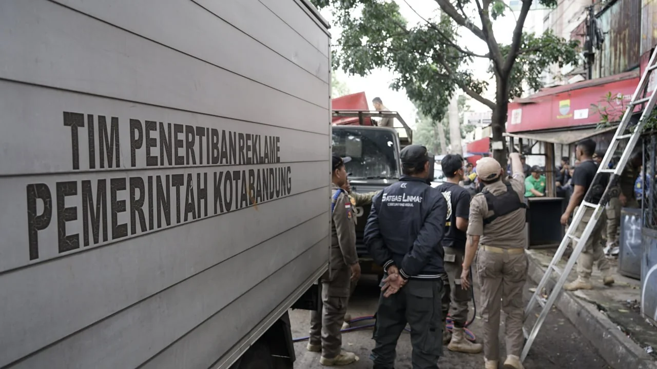 Wali Kota Bandung, Muhammad Farhan memastikan penataan pedagang kaki lima (PKL) di kawasan Cicadas mulai menunjukkan hasil signifikan.Dok-Diskominfo Kota Bandung