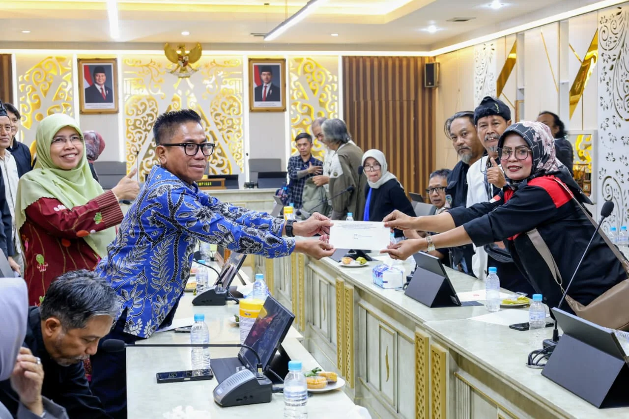 Siti Muntamah seusai menerima audiensi masyarakat terkait pelaksanaan Sistem Penerimaan Murid Baru (SPMB) Tahun 2026 yang bertempat di ruang rapat Komisi V DPRD Jabar.Dok-Humas DPRD Jabar