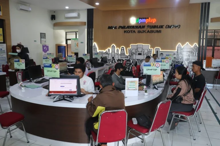 Jumlah pengguna Mal Pelayanan Publik (MPP) yang dikelola Dinas Penanaman Modal dan Pelayanan Terpadu Satu Pintu (DPMPTSP) Kota Sukabumi dalam satu bulan bisa mencapai sekitar 500 orang.Dok-Diskominfo Kota Sukabumi