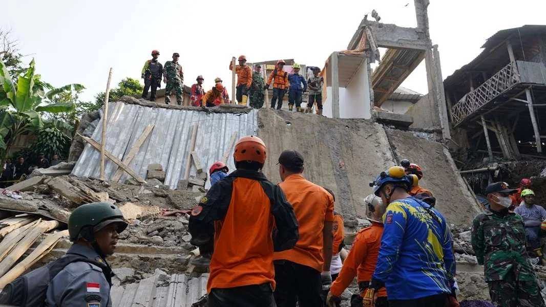 Bupati Bogor Rudy Susmanto gerak cepat kerahkan tim gabungan untuk selamatkan korban.Ist