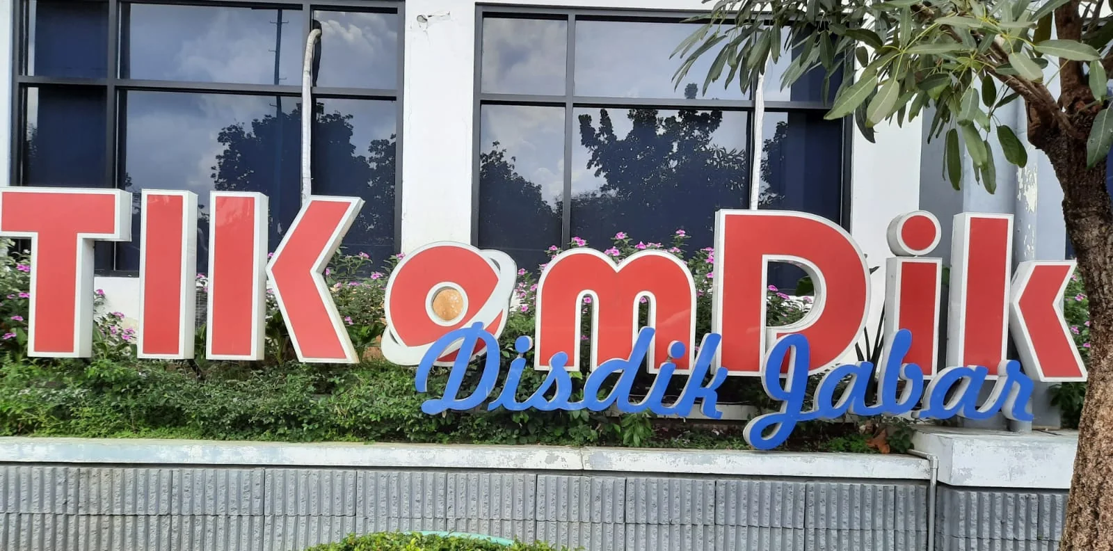 Kantor Balai Tikomdik Disdik Jabar No.06 Bandung