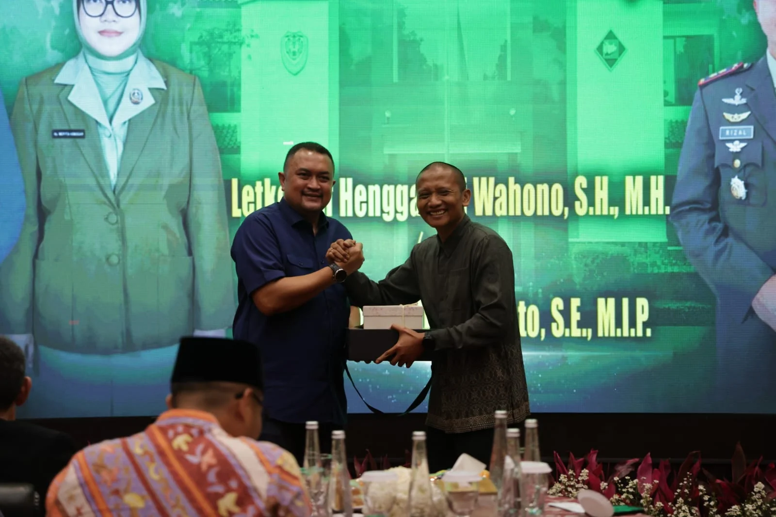 Bupati Bogor, Rudy Susmanto menegaskan pentingnya sinergi antara TNI dan Pemerintah Kabupaten Bogor dalam momentum lepas sambut Komandan Kodim (Dandim) 0621/Kabupaten Bogor yang digelar di Pendopo Bupati Bogor.Dok-Diskominfo Kab Bogor