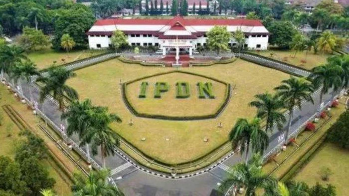 Dua Praja IPDN Studi Lapangan Inovasi Pelayanan di Kantor Lurah Taman Sari