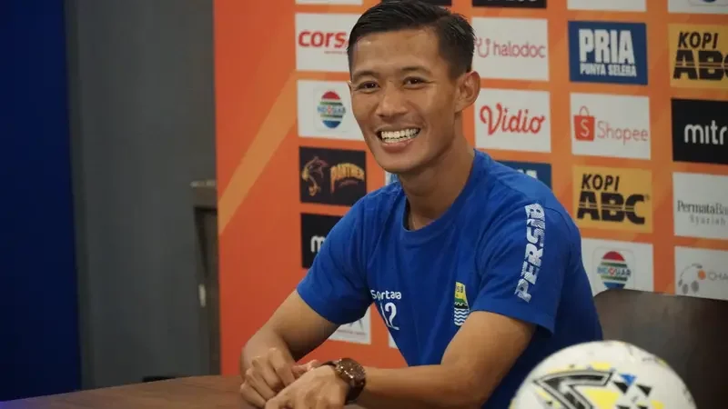 Bek Persib, Henhen Herdiana, menargetkan Persib bisa menyapu bersih 3 laga tersisa dengan kemenangan.