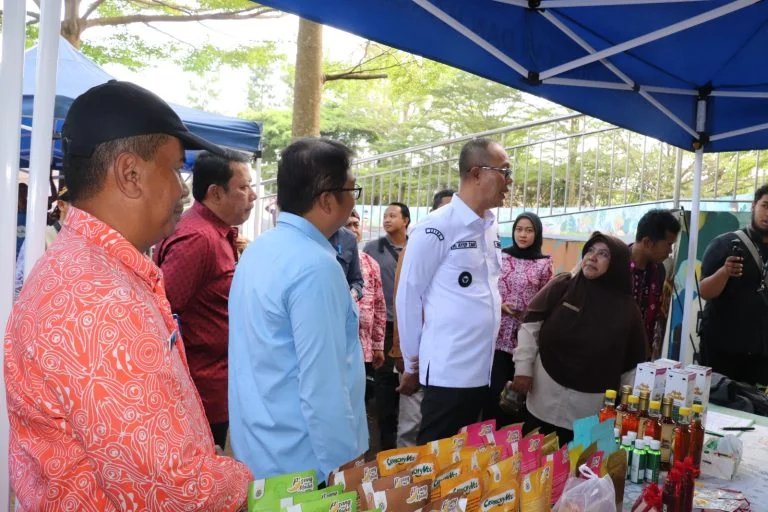 Wali Kota Sukabumi Ayep Zaki ketika memberikan sambutan saat membuka Gerakan Pangan Murah Serentak.Ist